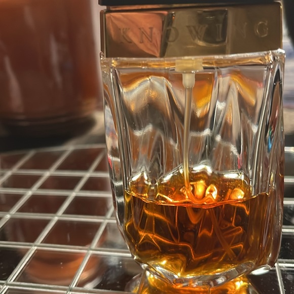 Knowing Estee LauderVtg - Picture 2 of 3